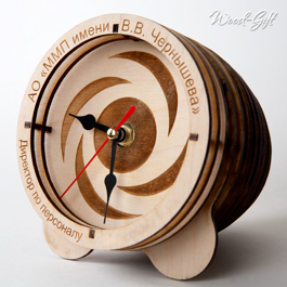 Настольные деревянные часы (персонализированные)